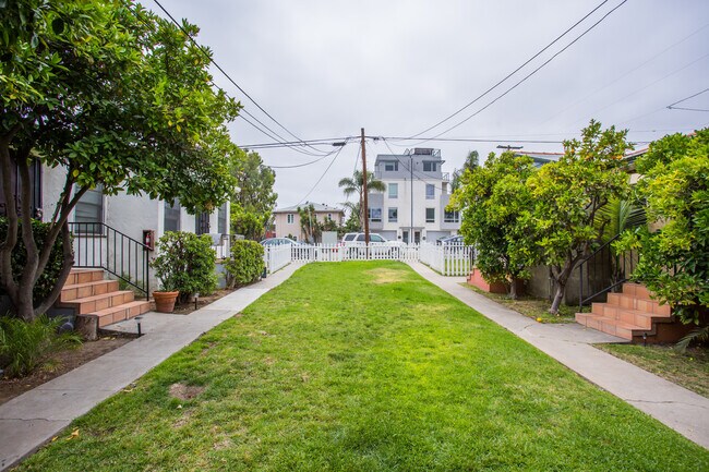 2063 - 2063 2nd Ave