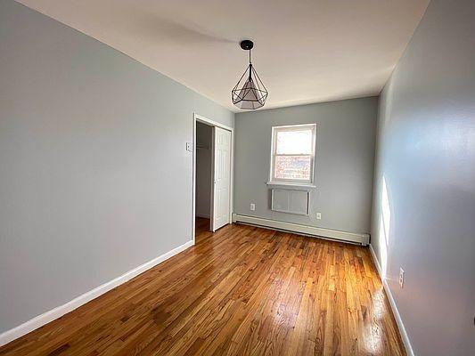 Foto del edificio - 3 bedroom in Bronx NY 10465