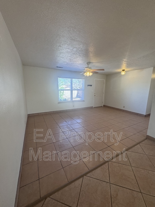 Building Photo - 1702 Halo Cir SE
