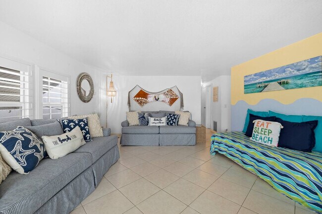 Foto del edificio - 343 Oleander Dr