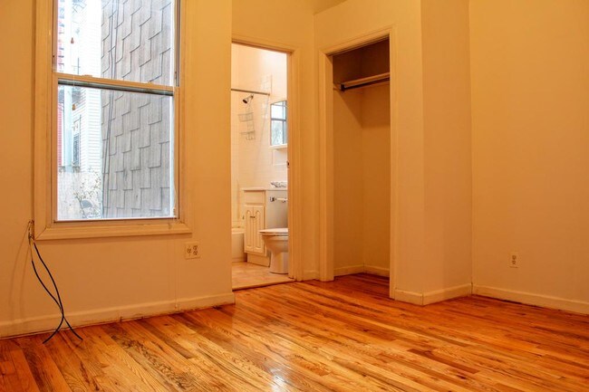 Foto del edificio - 266 Nassau Ave