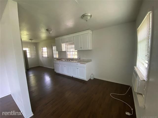 Building Photo - 3 br, 1 bath House - Remco 604 e 2nd