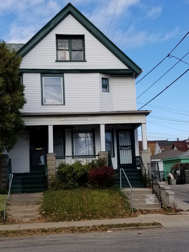 Building Photo - 412 E Concordia Ave