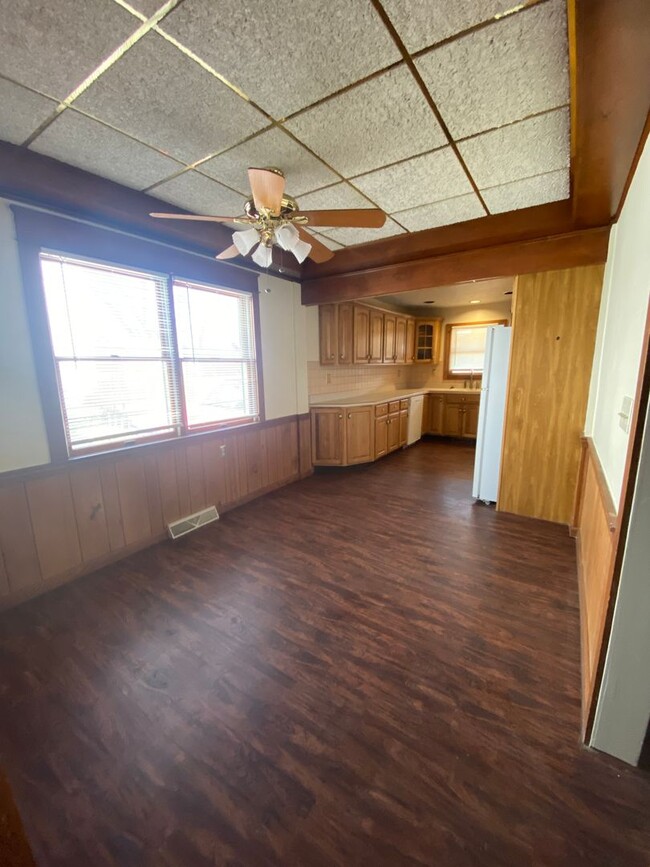 Building Photo - 317 E Kline