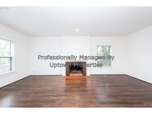 Building Photo - Charming  Updated 1 bed/1 bath Apt off 22nd