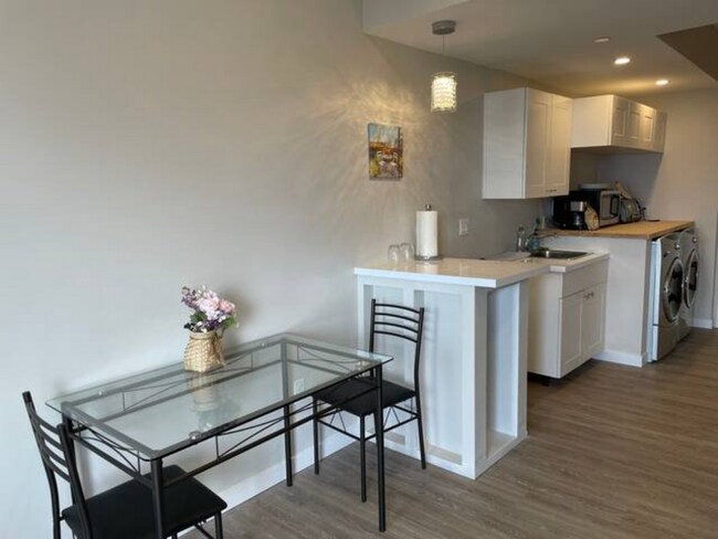 Photo du bâtiment - 47042 Macfarlane Pl