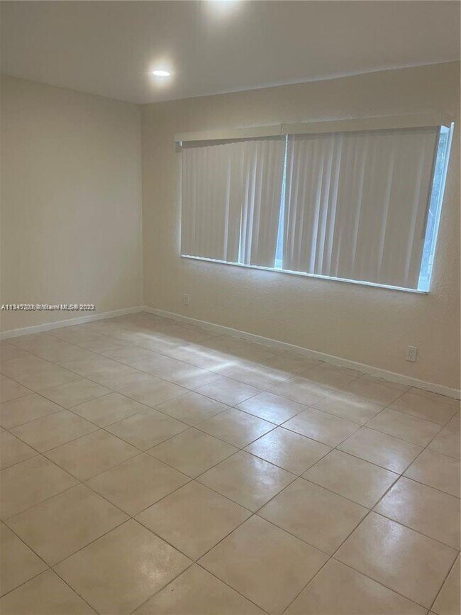 7300 NW 16th St Unit 2304, Plantation, FL 33313 Room for Rent in