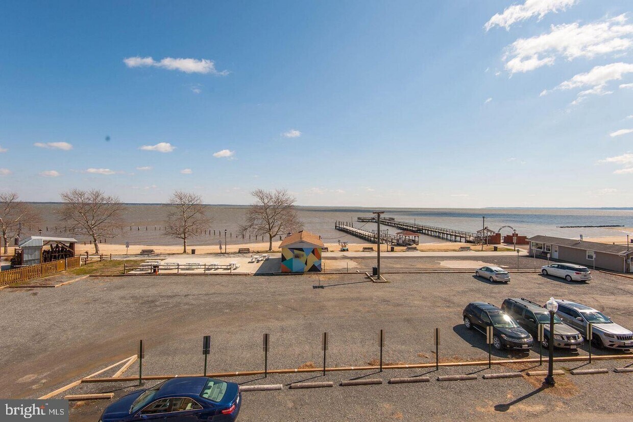 100 Taylor St Unit 305, Colonial Beach, VA 22443 Condo for Rent in