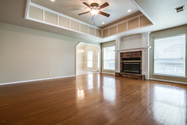 Foto del edificio - 4920 Wolf Creek Trl, Flower Mound, TX 75028