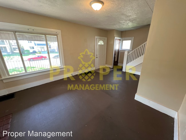 Building Photo - 3 br, 1.5 bath House - 39 E Norman Ave