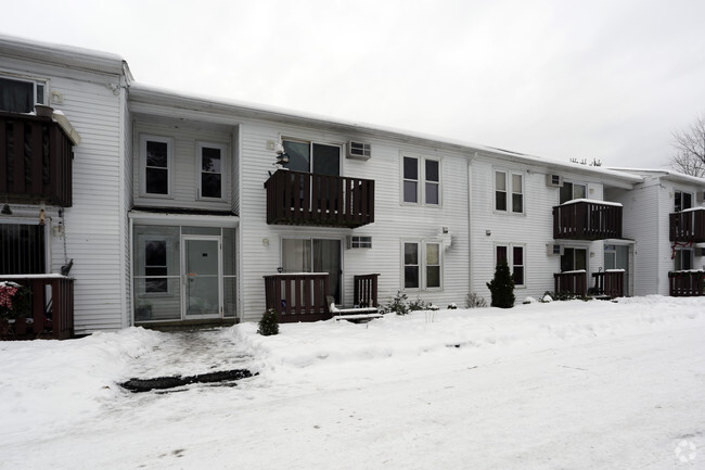 Building Photo - Willowbrook Apartments