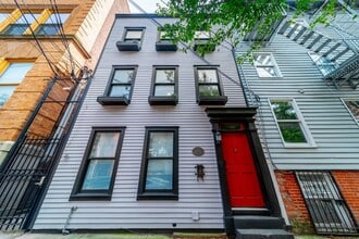 Building Photo - 56 Erie St