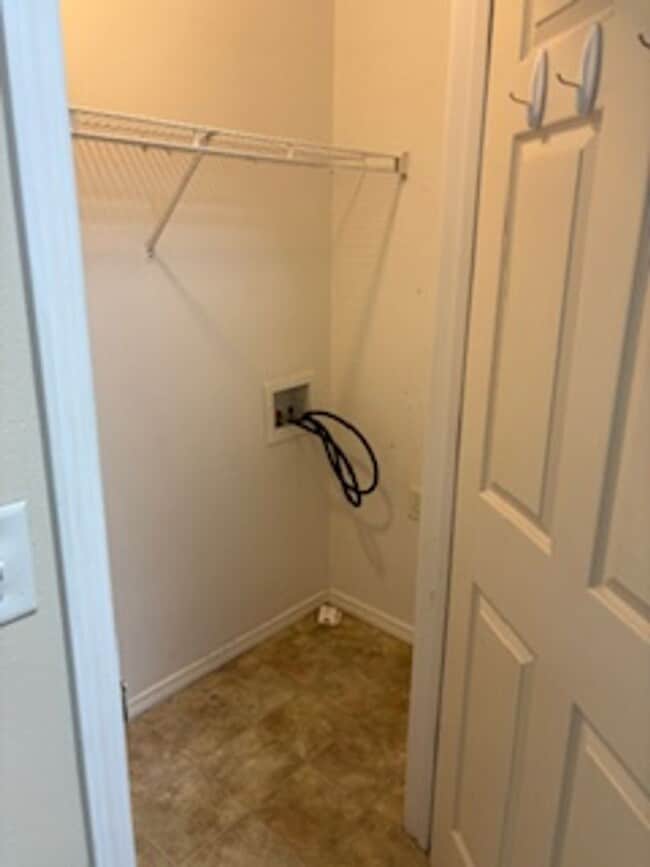 Building Photo - Duplex for rent
