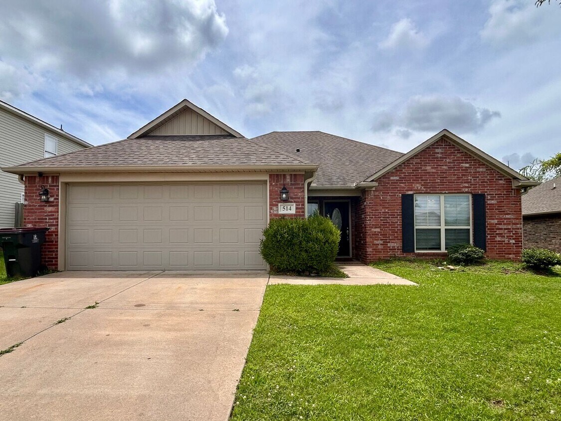 Primary Photo - Beautiful 3 Bedroom House in Southfield He...