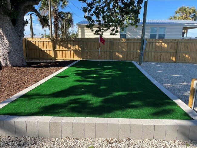 Building Photo - 5109 Flamingo Dr