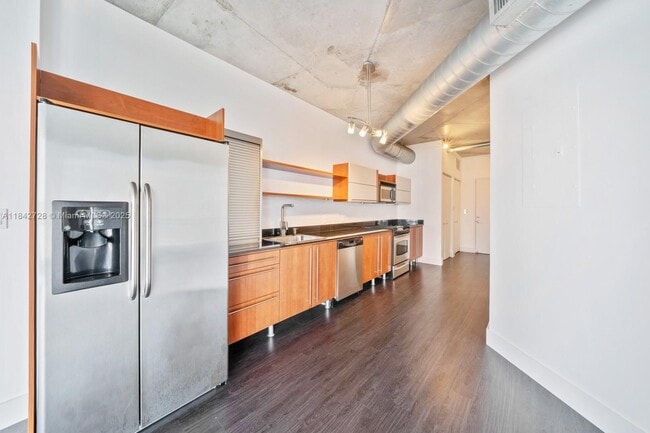Building Photo - 690 SW 1st Ct