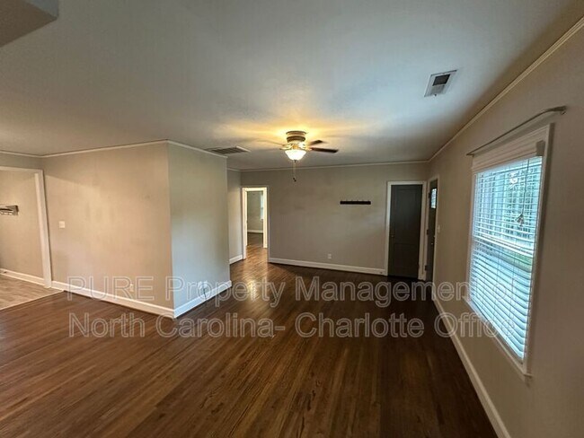 Foto del edificio - 2615 Ashley Rd