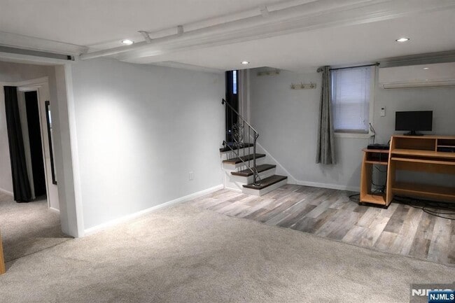 Building Photo - 355 Elm St