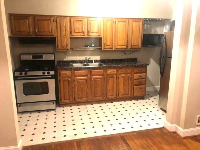 Building Photo - 3214 Wallford Dr