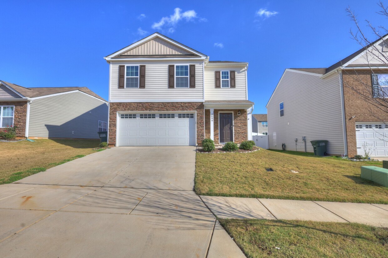 3044 Winesap Dr Dallas, NC 28034 Alquileres en Dallas, NC