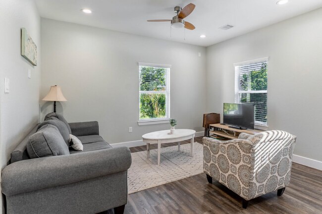 Foto del edificio - 144 W 5th St