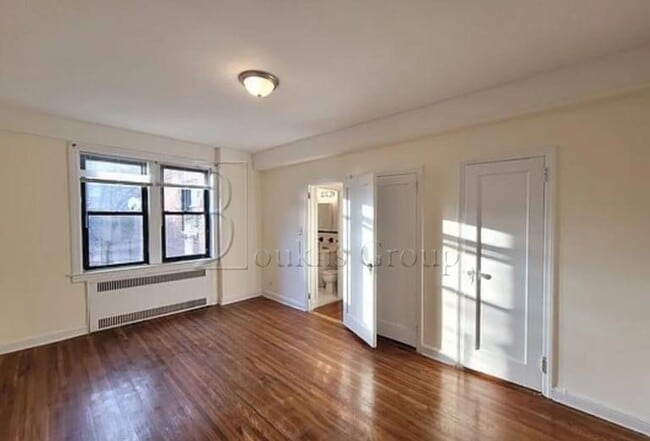 Foto del edificio - 1 bedroom in BAYSIDE NY 11361