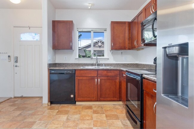 Building Photo - 1167 Kakala St