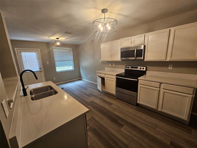 Building Photo - 13031 Cowper Dr