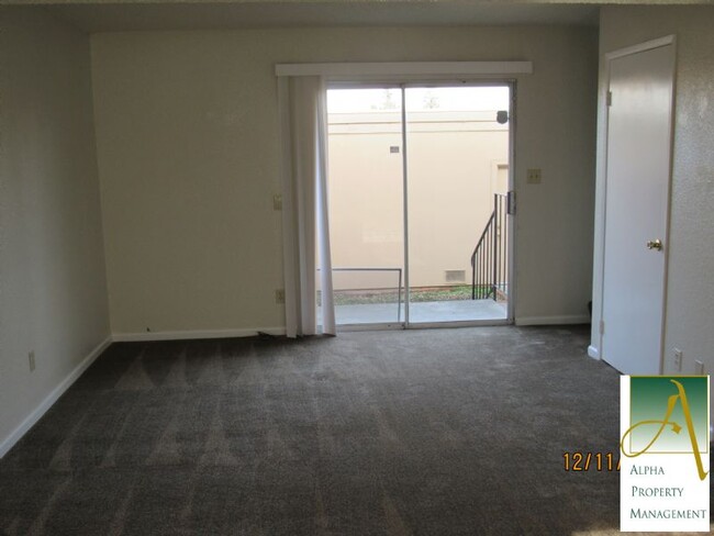 Building Photo - 5989 Mack Rd