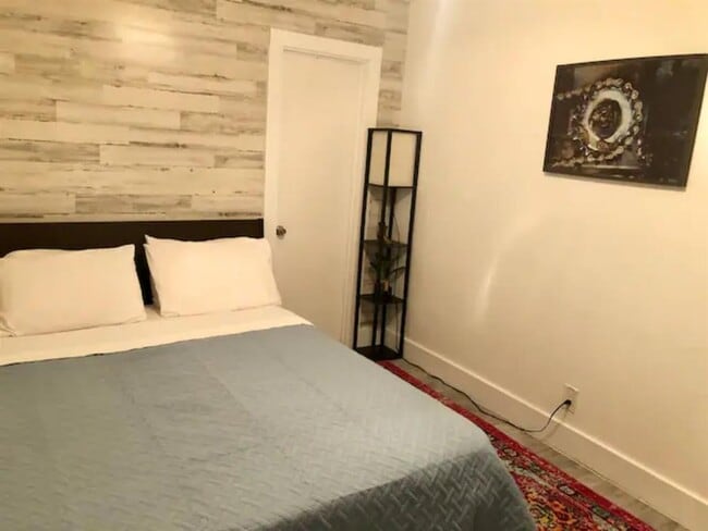 Foto del edificio - 5909 Bolm Rd