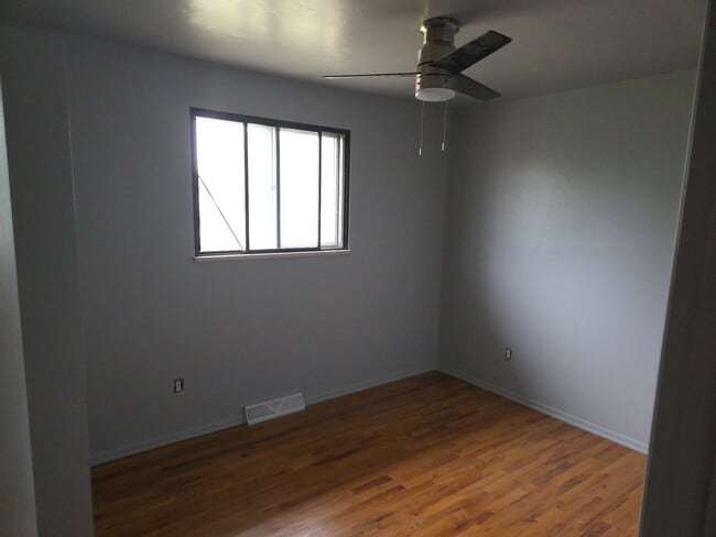 Foto del edificio - 437 S Vaughn Way