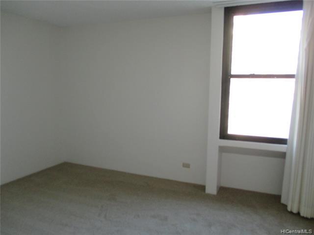 Building Photo - 2215 Aloha Dr
