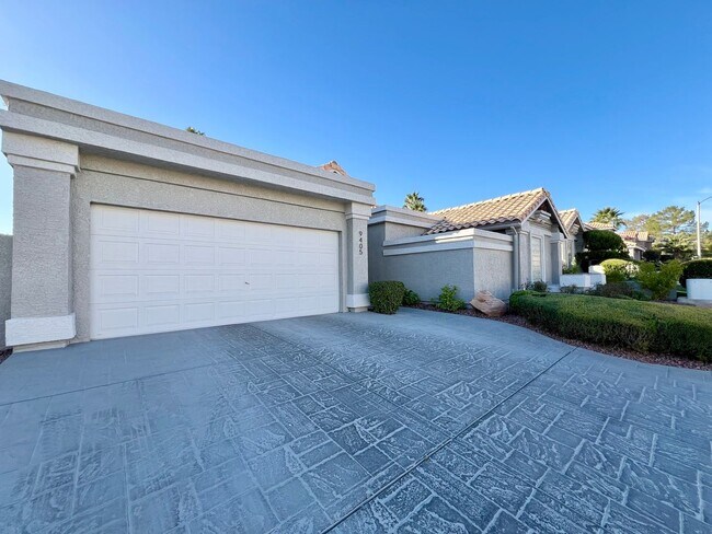 Building Photo - Stunning renovated 3BD/2BA, furnished sing...