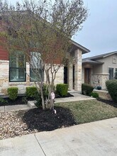 Building Photo - 309 Jeffrey David Ln W