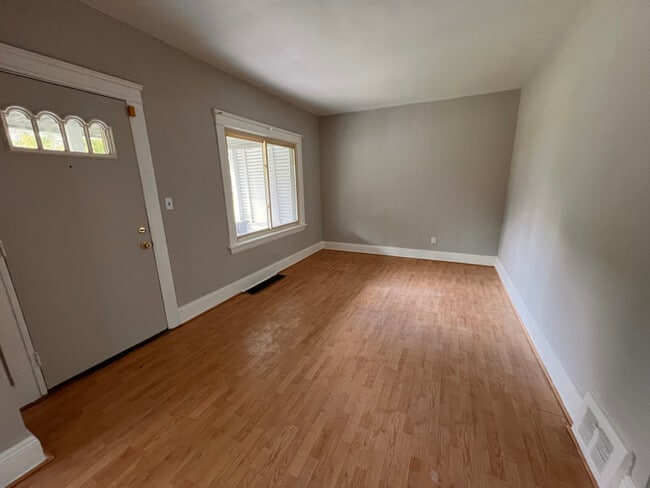 Building Photo - 8713 Jeffries Ave