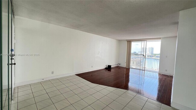 Foto del edificio - 137 Golden Isles Dr