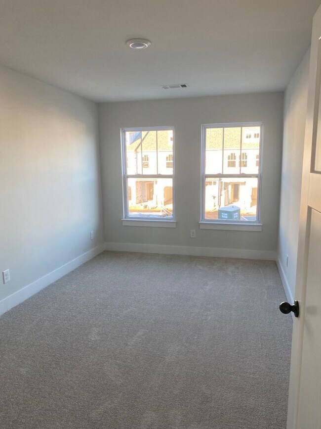 Building Photo - 1085 Millison Plz