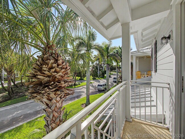 Building Photo - 1334 S Community Dr