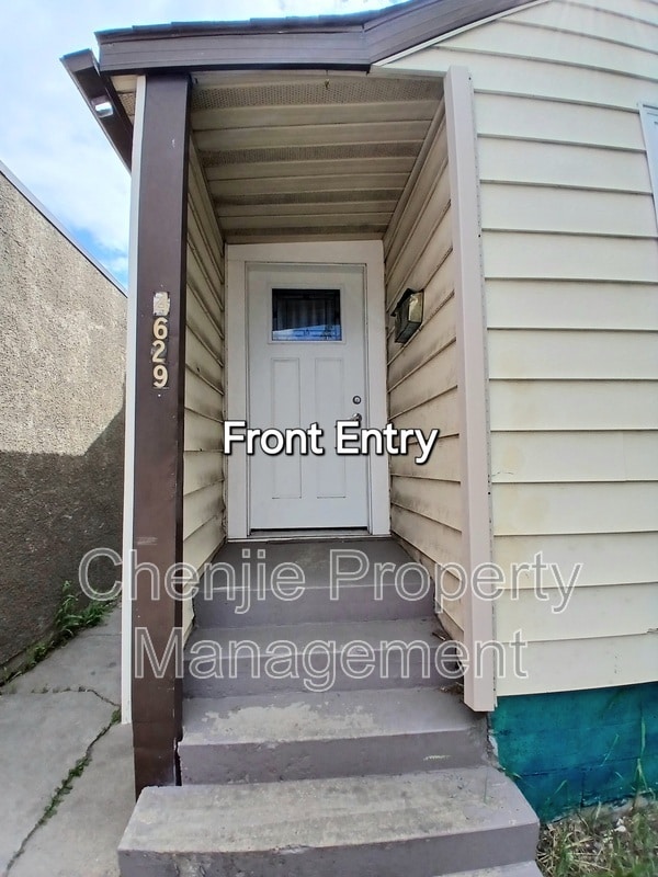Building Photo - 4629-4118 118 Ave NW