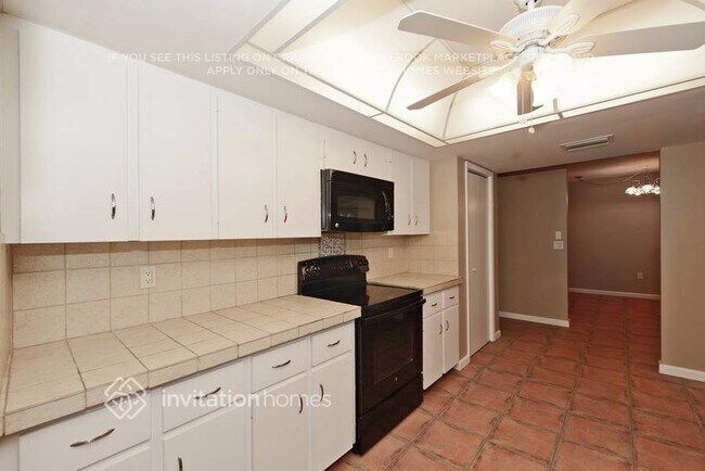 Foto del edificio - 5100 Summerwood Ct