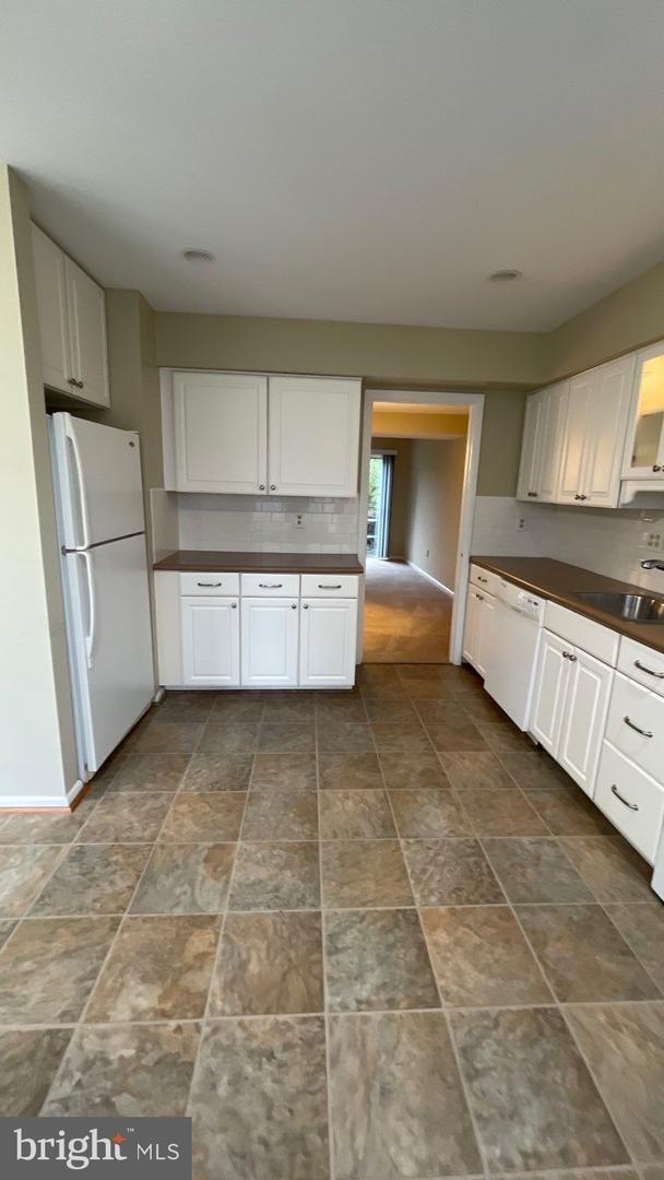 Foto del edificio - 8218 Londonderry Ct