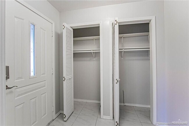 Foto del edificio - 116 W Enfield Rd