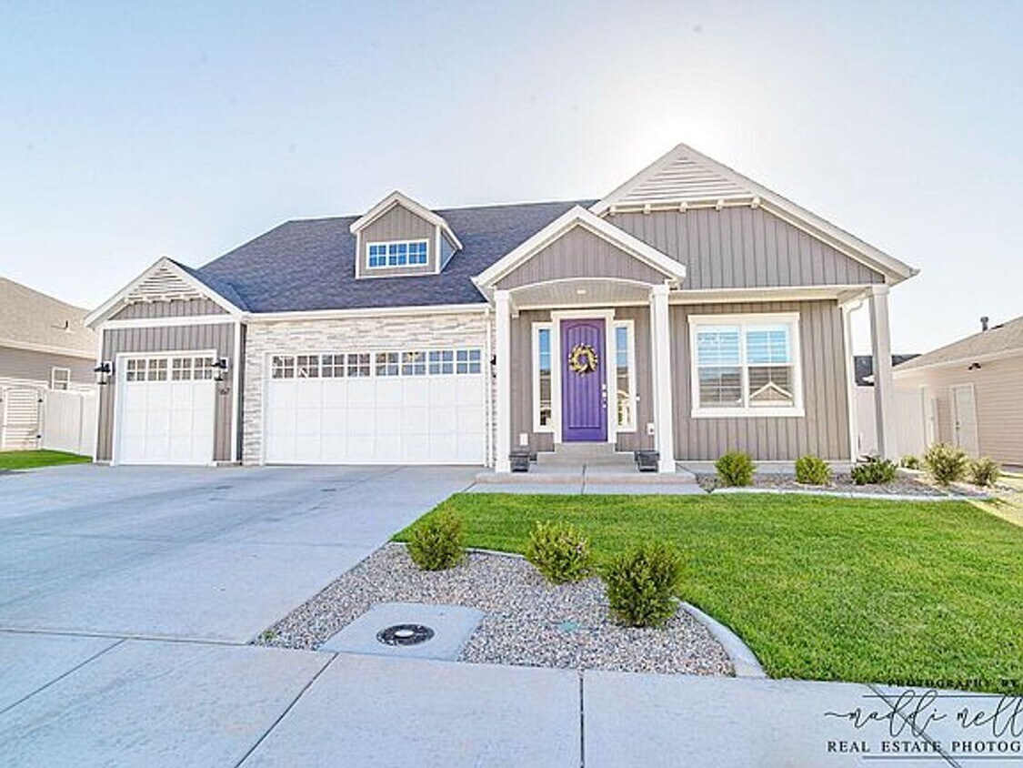Primary Photo - Gorgeous 4 bedroom 2.5 bath in Cedar City!!