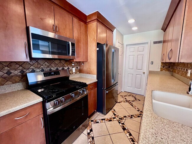 Foto del edificio - Ocean Lakes Living with Pools, Pickleball & a First-Floor Bedroom