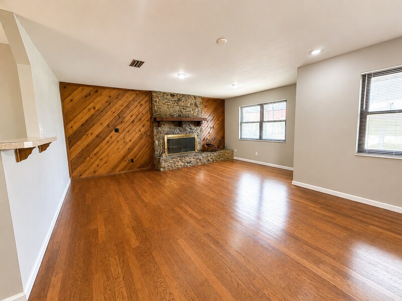 Building Photo - 307 Herty St