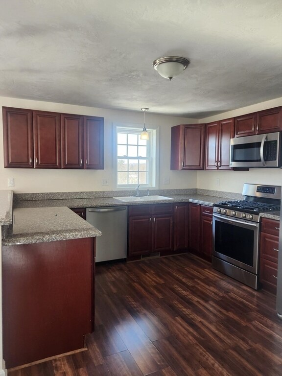 Foto del edificio - 24 Bittersweet Blvd