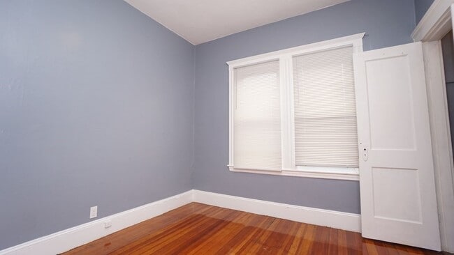 Building Photo - 28 Haslet St