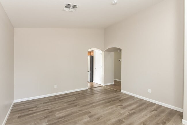 Building Photo - 11509 W Shaw Butte Dr
