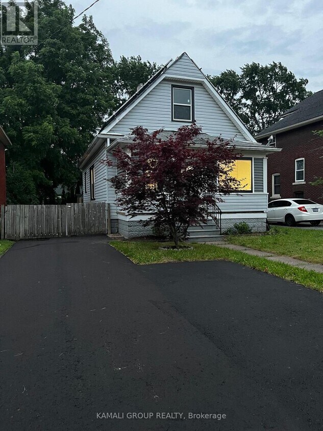 Primary Photo - 4554 Third Ave