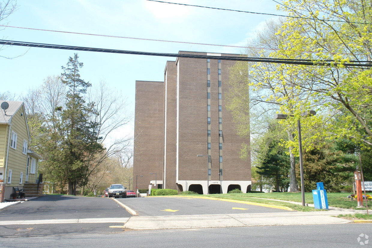 Foto del edificio - Cedarbrook Park Apartments